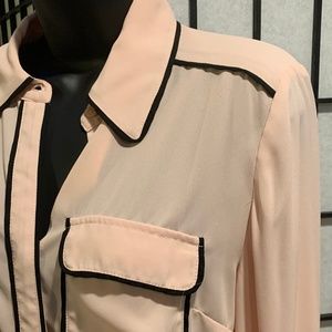Philosophy like new blouse -no wrinkle fabric